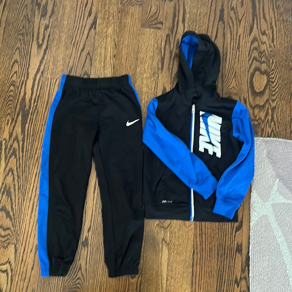 Dri-fit Nike matching track suit, boys 7
